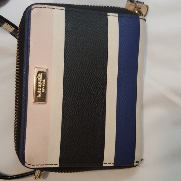 Kate Spade leather handbag w/matching wallet in pristine condition! - Picture 5 of 9